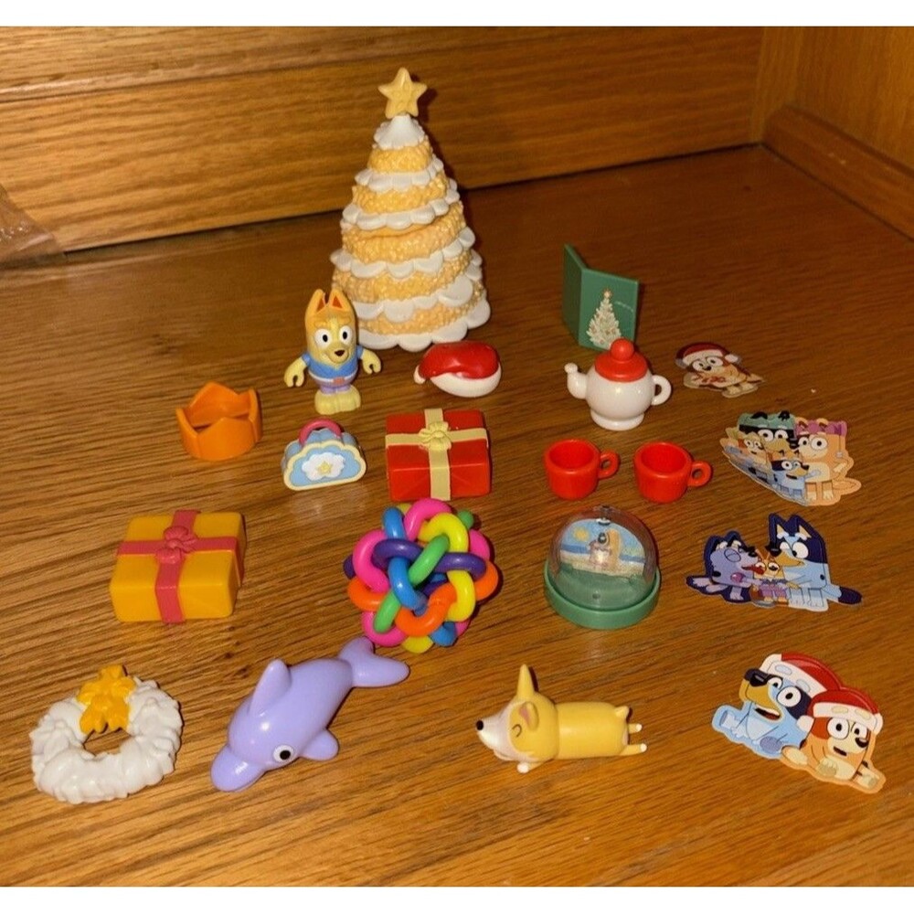 Bluey Toy Figure Lot Mixed Theme Christmas Advent Calendar & Beach Pieces Set